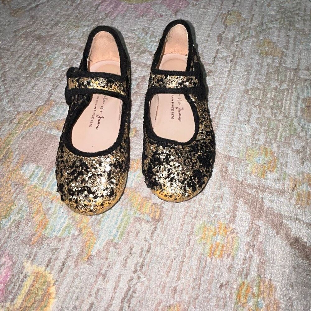 Manuela de Juan gold velvet Mary Jane sz 25 -8.5